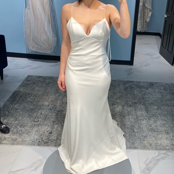 Never Worn Simple White Wedding Dress